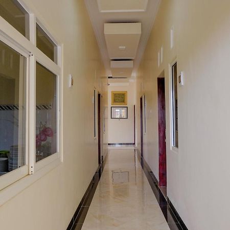 Oyo 1979 Alif Family Residence مالانغ المظهر الخارجي الصورة